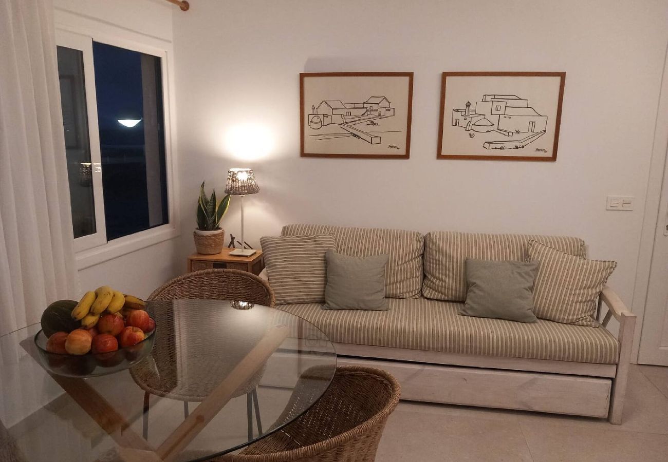 Apartamento en  Famara - Caleta de Famara. Primera línea de Playa!