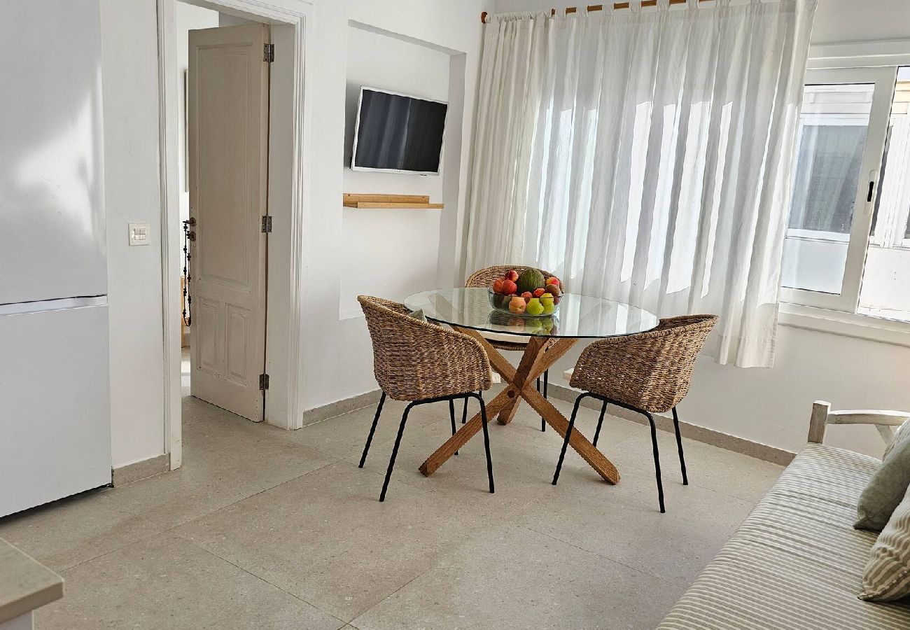 Ferienwohnung in  Famara - Caleta de Famara. Direkt am Strand!