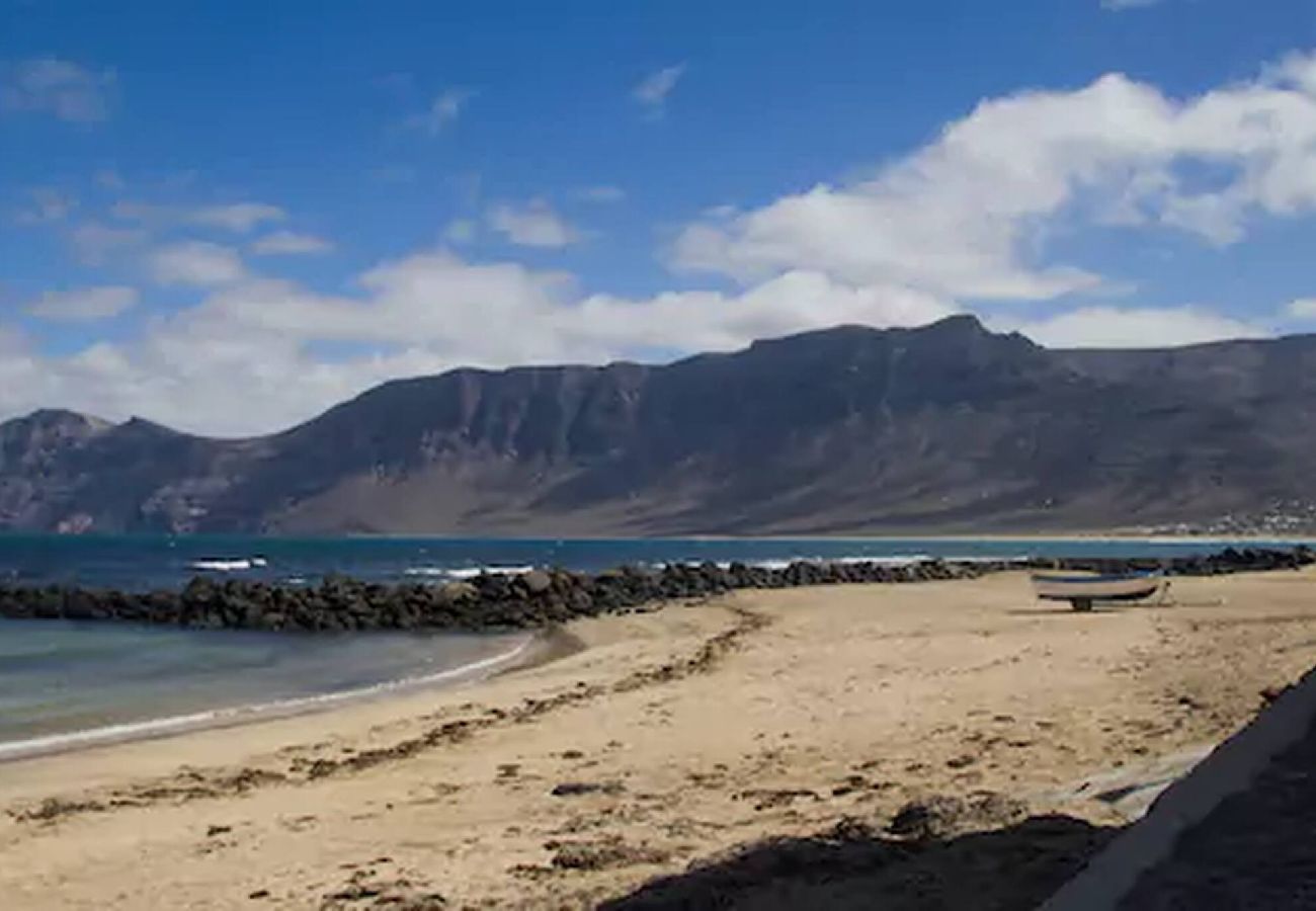Ferienwohnung in  Famara - Caleta de Famara. Direkt am Strand!