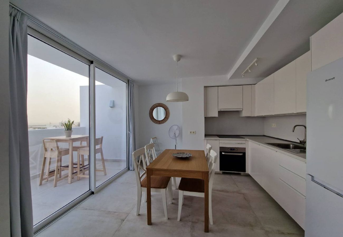 Ferienwohnung in Arrecife - El Charco de San Ginés. Penthouse mit Meerblick!