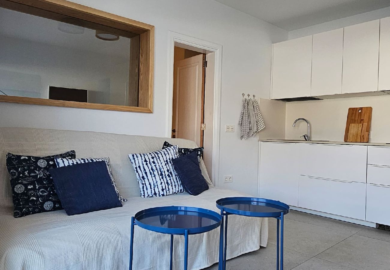 Ferienwohnung in  Famara - Caleta de Famara. Strandlage mit Balkon!