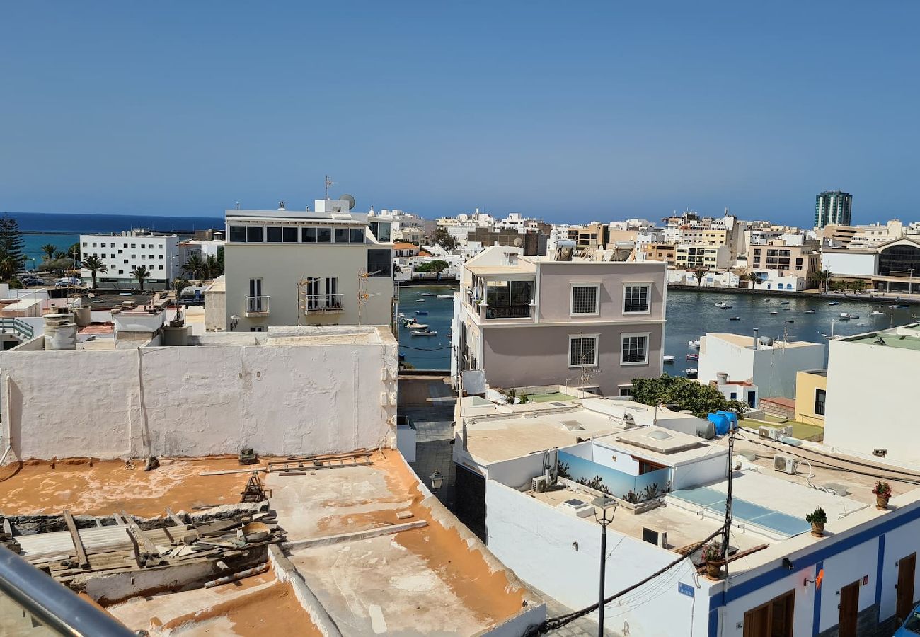 Ferienwohnung in Arrecife - El Charco de San Ginés! Apartment mit beeindruckender Terrasse und Meerblick!