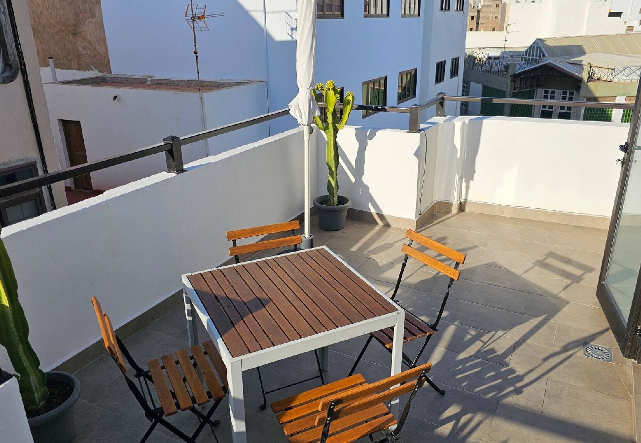 Apartment in Arrecife - Arrecife. Central apartment with terrace!
