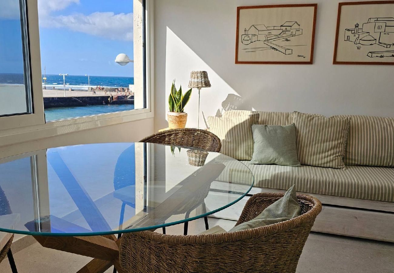 Apartment in  Famara - Caleta de Famara. Beachfront location!