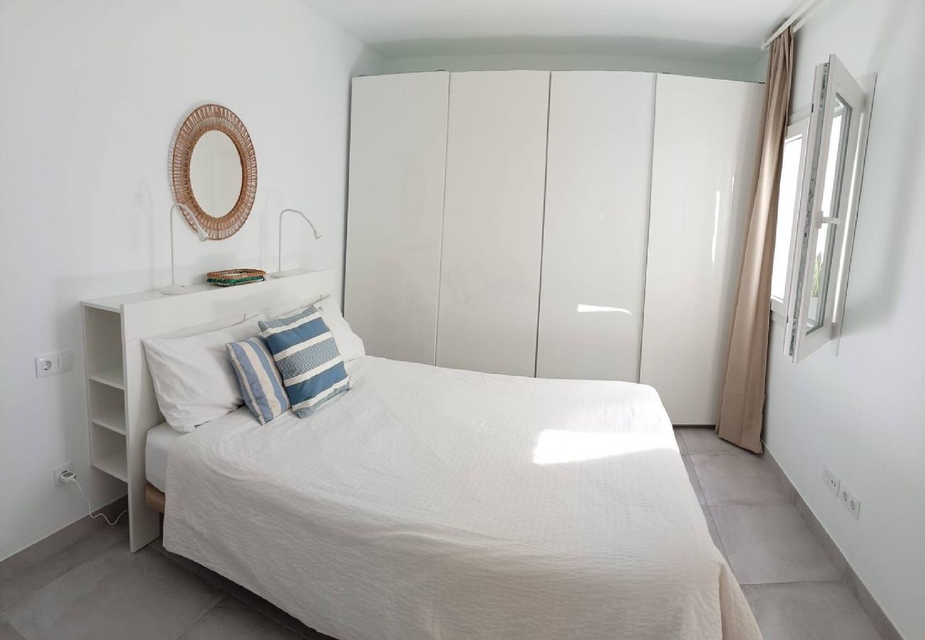 House in  Famara - Caleta de Famara. Cosy and spacious house!