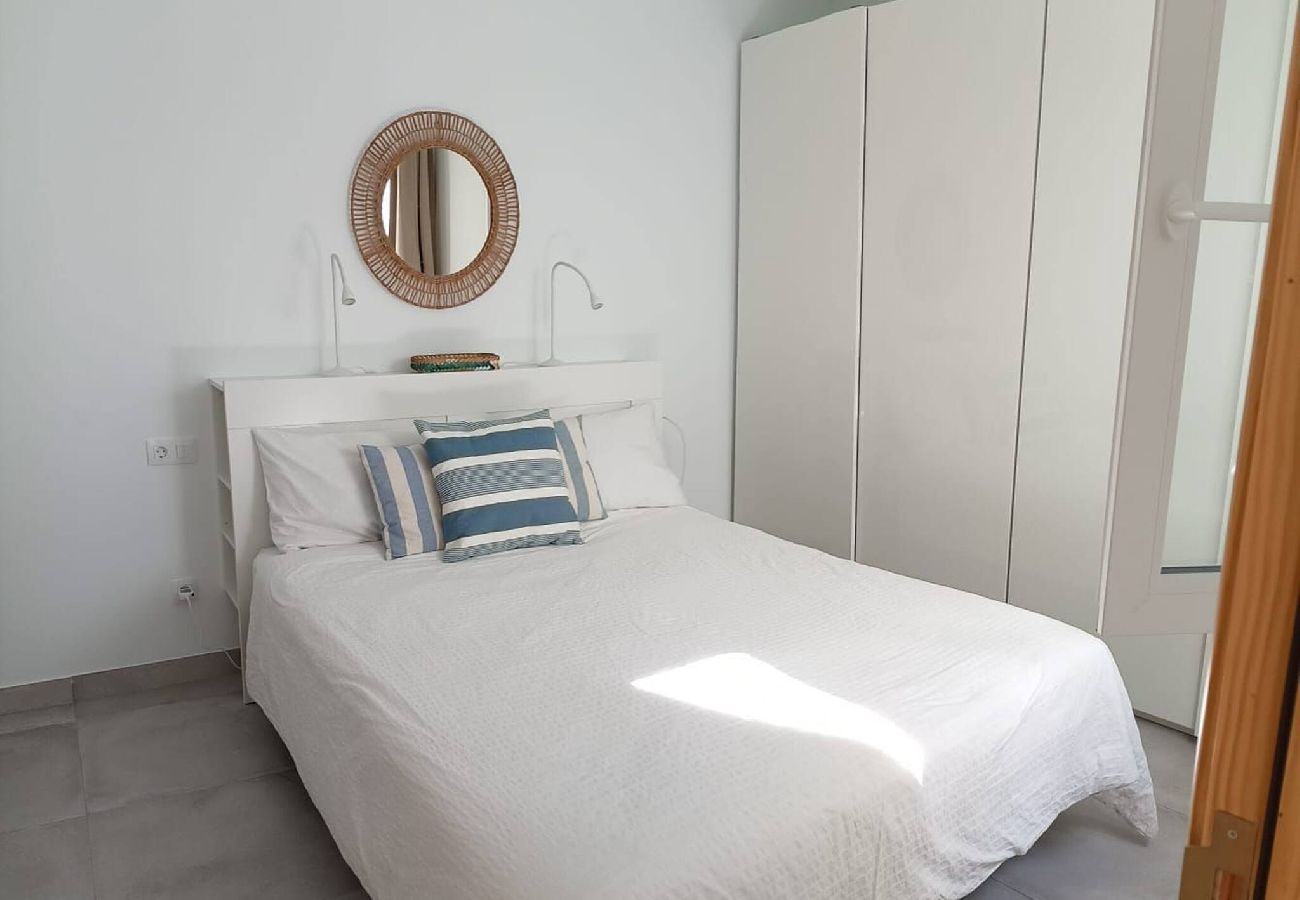 House in  Famara - Caleta de Famara. Cosy and spacious house!