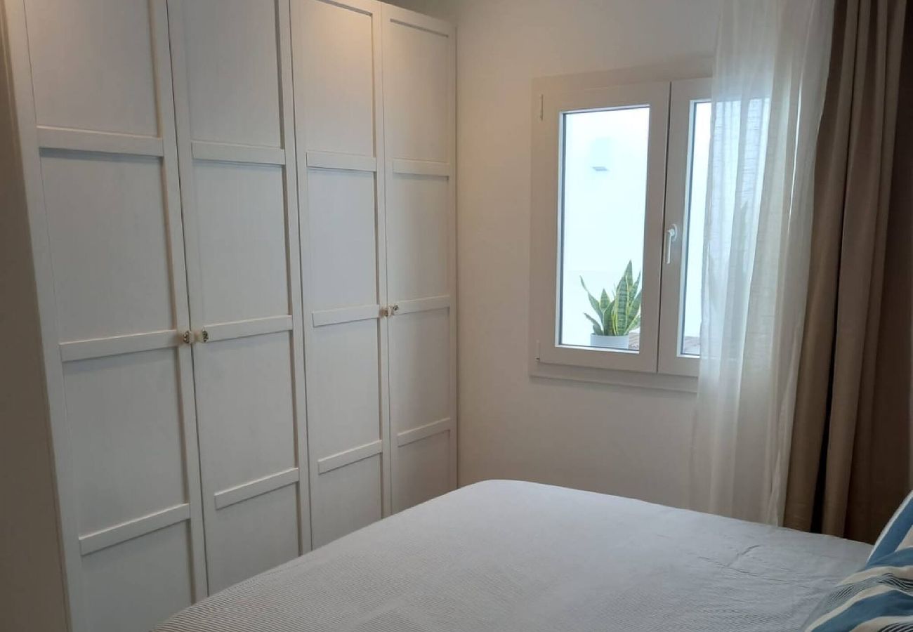 House in  Famara - Caleta de Famara. Cosy and spacious house!