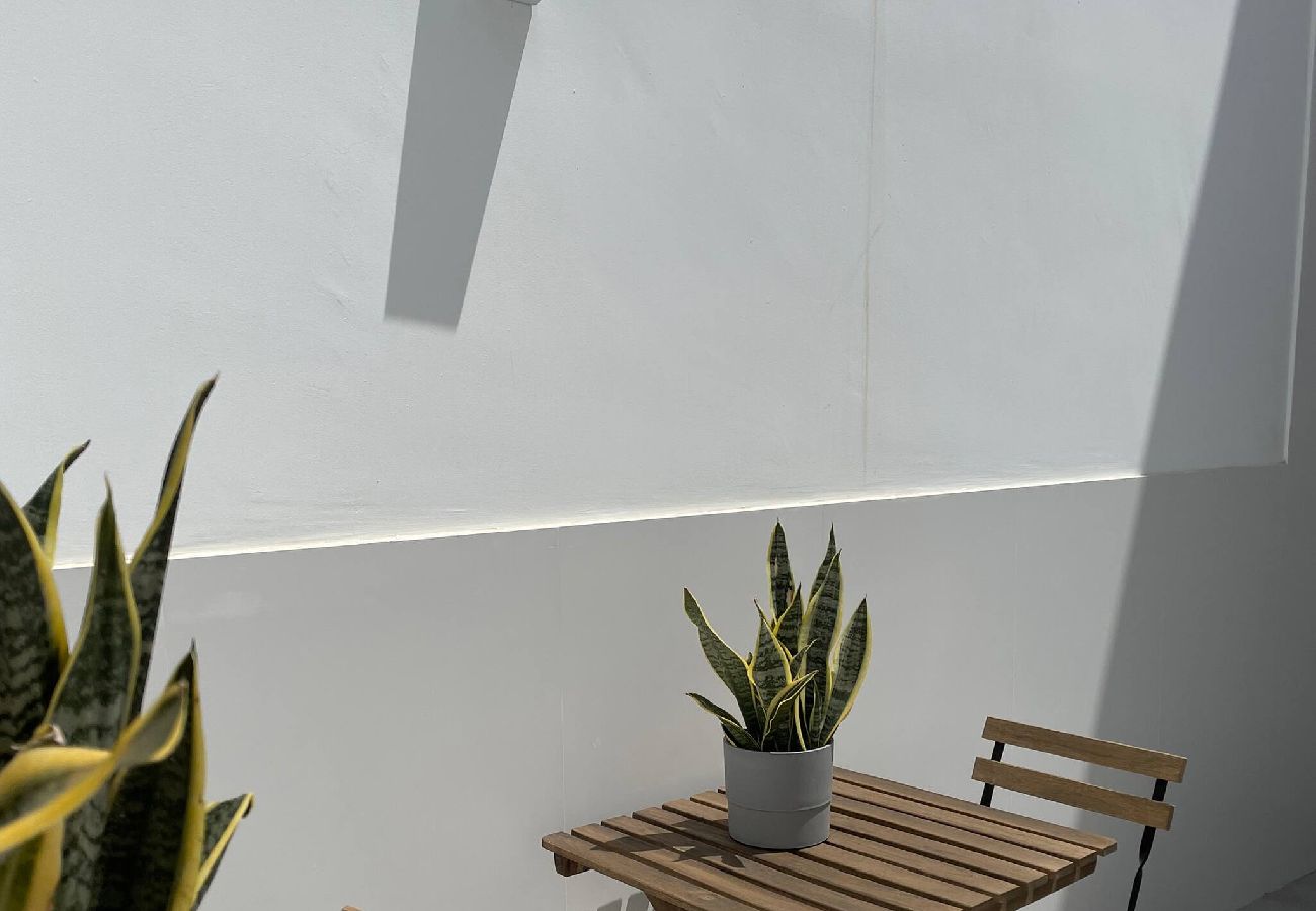 House in  Famara - Caleta de Famara. Cosy and spacious house!