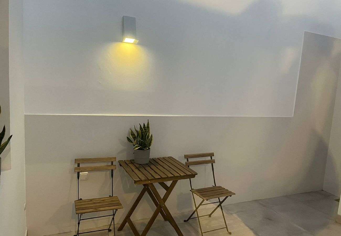 House in  Famara - Caleta de Famara. Cosy and spacious house!