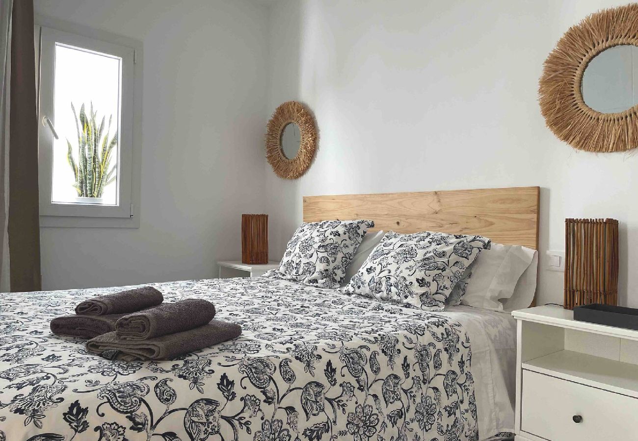 House in  Famara - Caleta de Famara. Cosy and spacious house!