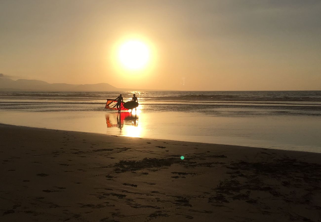 Apartment in  Famara - Caleta de Famara. Beachfront property with balcony!
