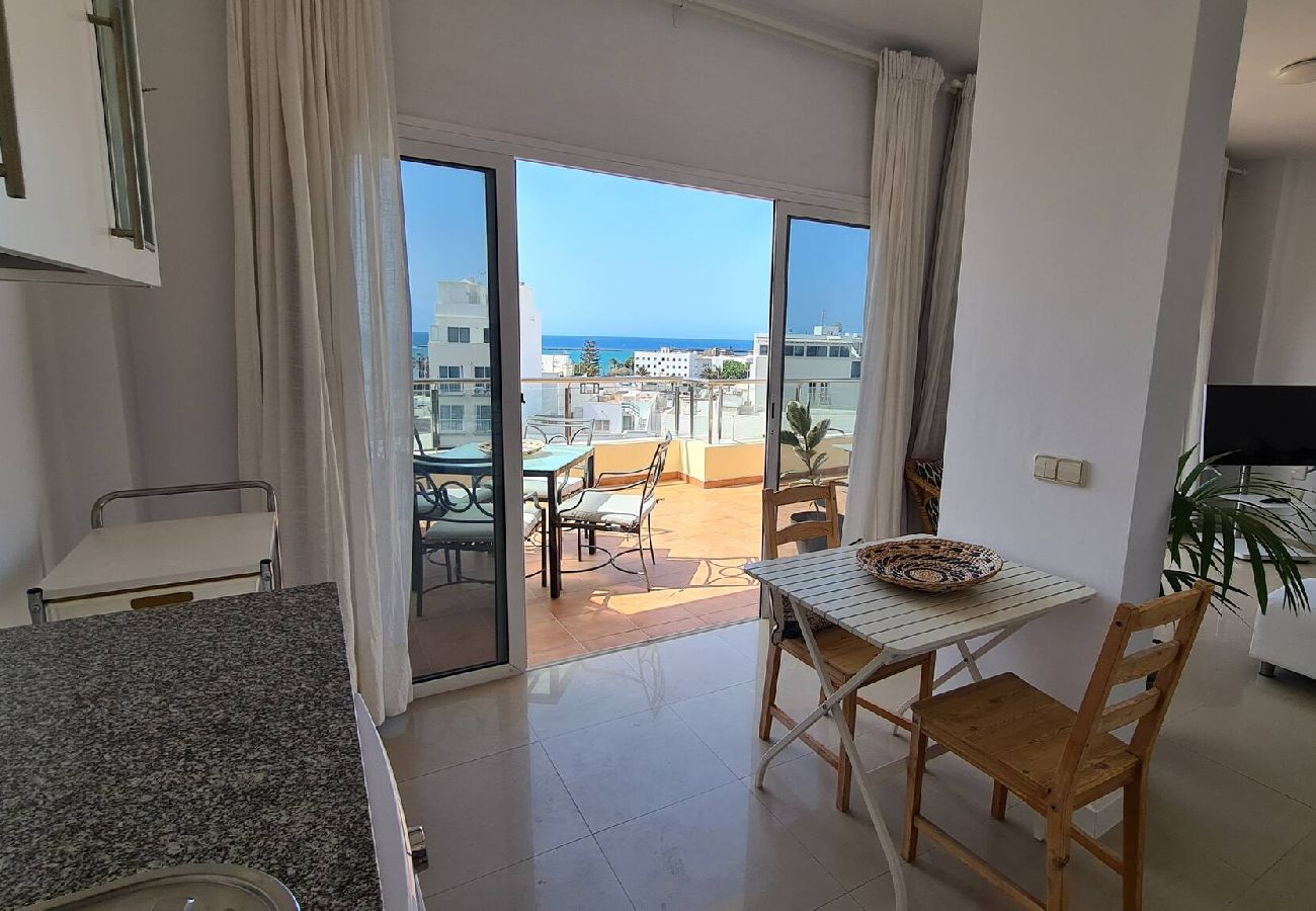 Apartment in Arrecife - El Charco de San Ginés! Apartment with stunning terrace and sea views!