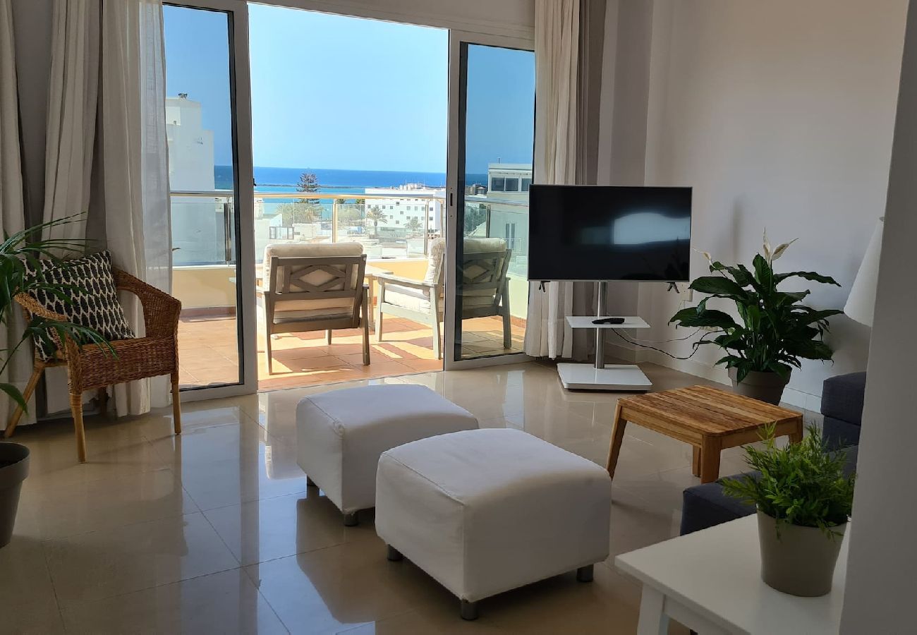 Apartment in Arrecife - El Charco de San Ginés! Apartment with stunning terrace and sea views!