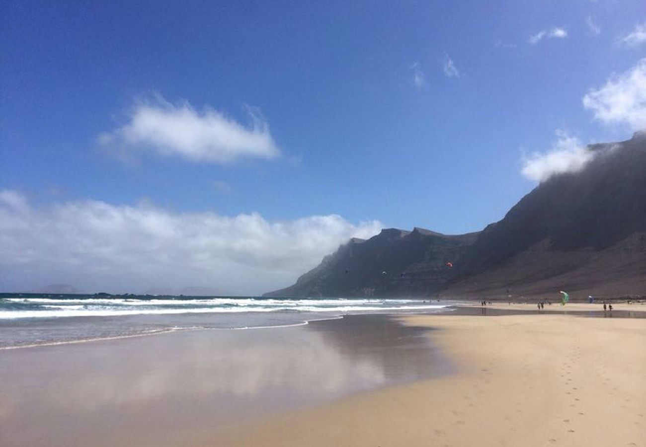 Appartement à  Famara - Caleta de Famara. En première ligne de plage !