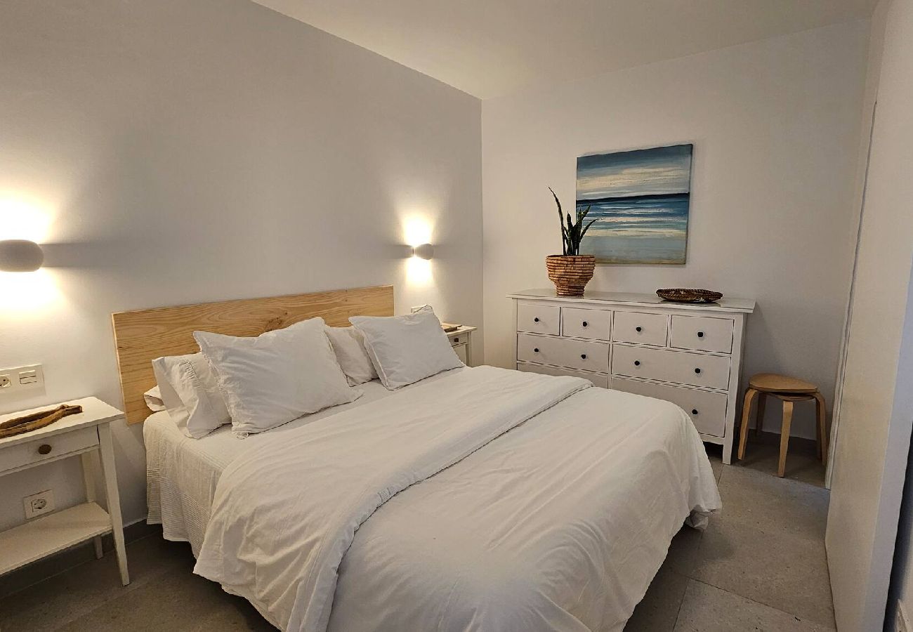 Appartement à  Famara - Caleta de Famara. En première ligne de plage avec balcon !