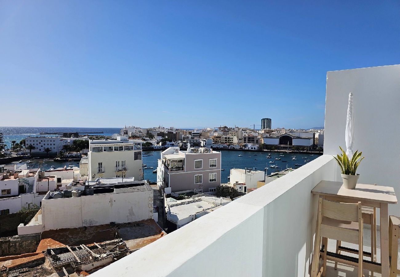 Appartamento a Arrecife - El Charco de San Ginés. Attico con vista sul mare!