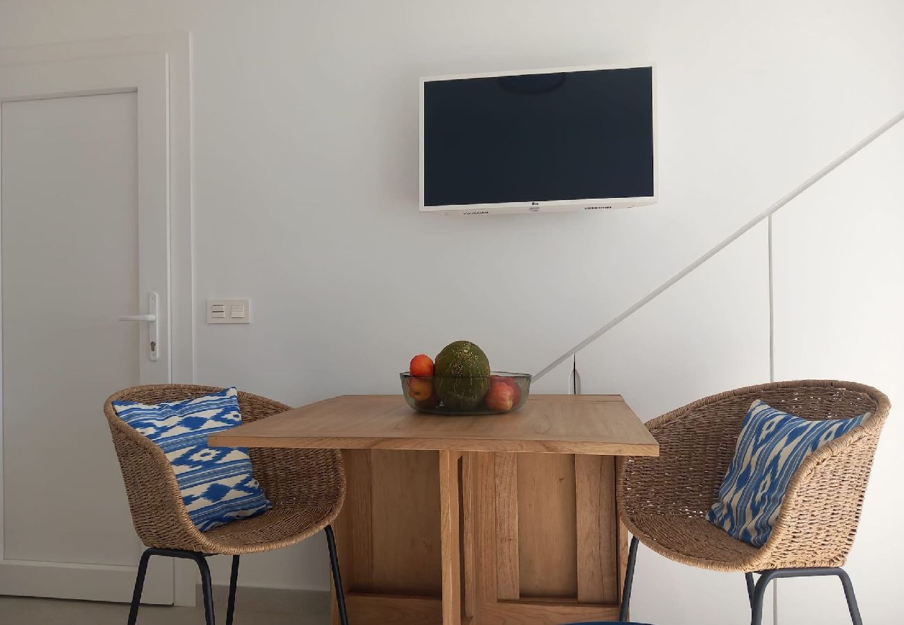 Appartamento a  Famara - Caleta de Famara. Prima linea sul mare con balcone!