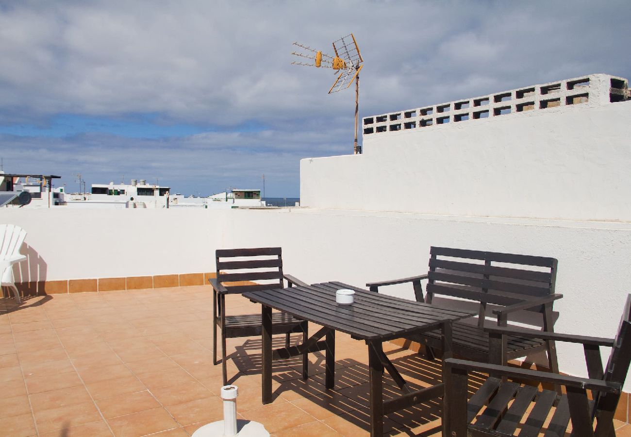 Appartamento a  Famara - Caleta de Famara. Prima linea sul mare con balcone!