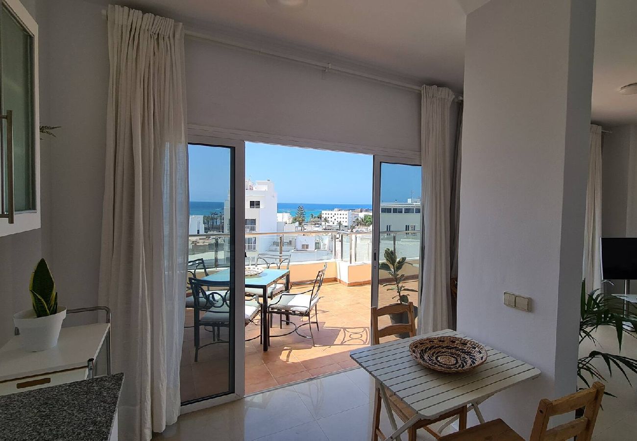 Appartamento a Arrecife - El Charco de San Ginés! Appartamento con terrazza mozzafiato e vista sul mare!